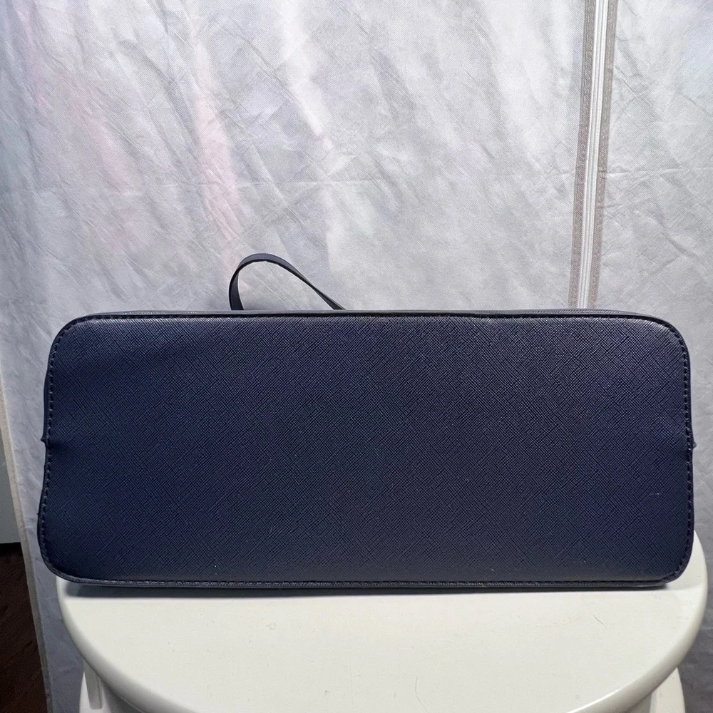 NWT Lovevook Hobo Faux Leather Purse/Bag with Matching Wristlet and dust bag - Picture 3 of 5